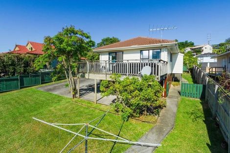 Photo of property in 16 Santiago Crescent, Unsworth Heights, Auckland, 0632