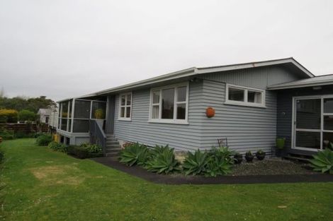 Photo of property in 5 Mayfair Place, Westown, New Plymouth, 4310