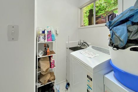 Photo of property in 27 Malters Place, Browns Bay, Auckland, 0630