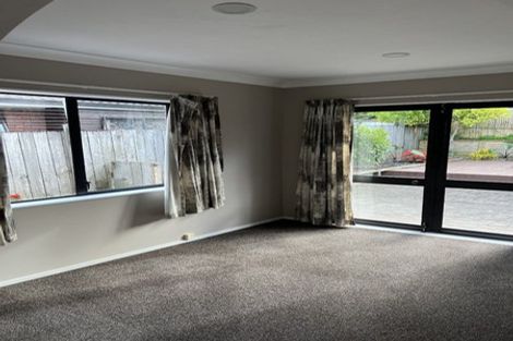 Photo of property in 2/25 Nicholas Road, Somerville, Auckland, 2014