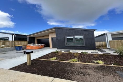 Photo of property in 5 Taukahiwi Road, Pukekohe, 2120