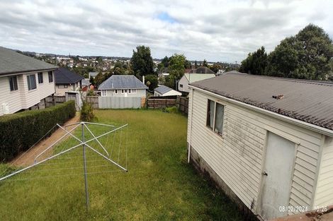 Photo of property in 25 Kirrie Avenue, Te Atatu South, Auckland, 0610