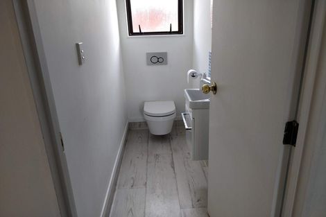 Photo of property in 3/16 Arahoe Road, New Lynn, Auckland, 0600