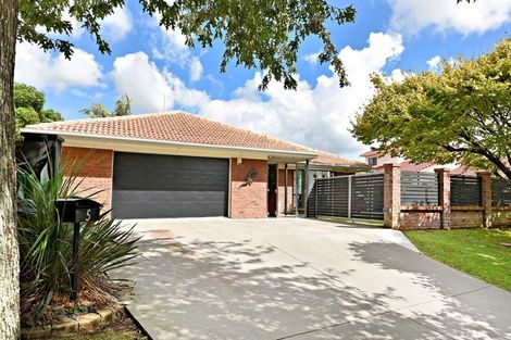 Photo of property in 5 Cumbrian Place, Conifer Grove, Takanini, 2112