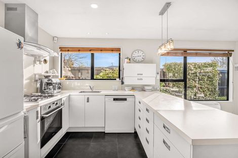 Photo of property in 7 Glenharrow Avenue, Avonhead, Christchurch, 8042