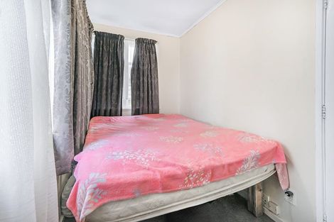 Photo of property in 50 Sare Crescent, Fairfield, Hamilton, 3214