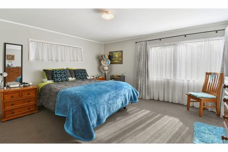 Photo of property in 2/8 Mcinnes Road, Weymouth, Auckland, 2103