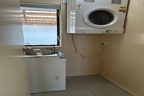 Photo of property in 14a Newington Road, Henderson, Auckland, 0612