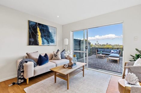 Photo of property in 8/72 Kitchener Road, Milford, Auckland, 0620