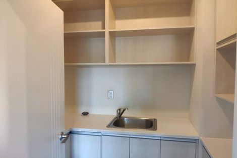 Photo of property in 21 Loughros Place, Pinehill, Auckland, 0632