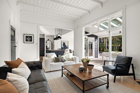 Photo of property in 70 Pomona Road, Kumeu, 0891