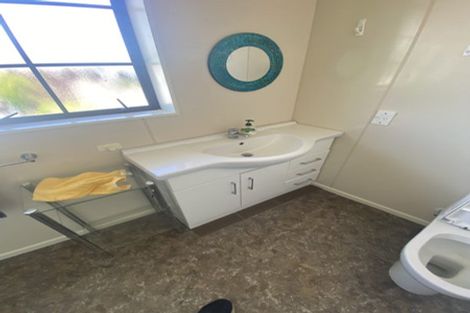 Photo of property in 2a Calder Place, Feilding, 4702