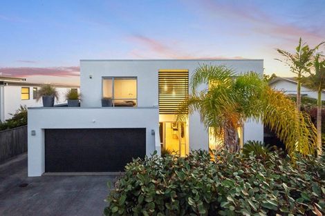 Photo of property in 15 Waitemata Road, Hauraki, Auckland, 0622