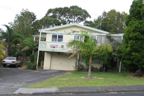 Photo of property in 4 Tawavale Crescent, Totara Vale, Auckland, 0629