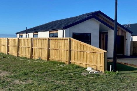 Photo of property in 7 Oakleigh Street, Woodend, 7610