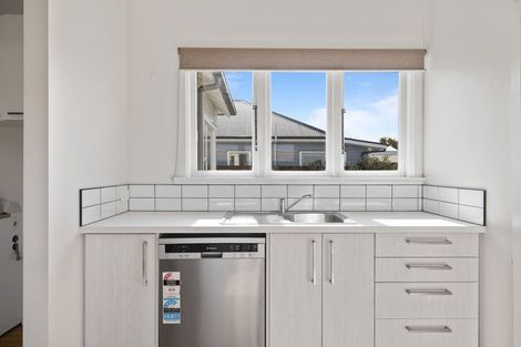 Photo of property in 140 Hills Road, Edgeware, Christchurch, 8013