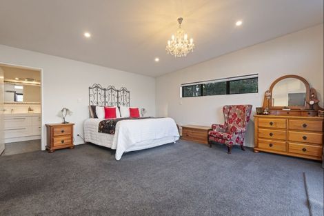 Photo of property in 42 Glade Park Lane, Shannon, Palmerston North, 4474