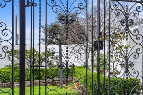 Photo of property in 1 Farnham Place, Ilam, Christchurch, 8041