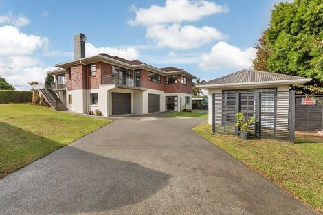 Photo of property in 1 Karoro Road, One Tree Point, 0118