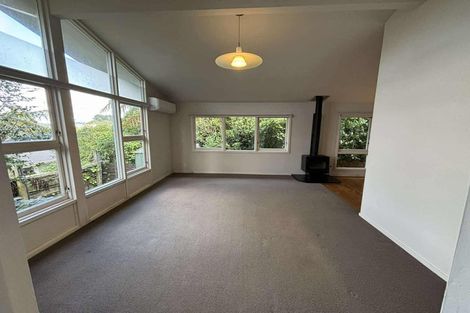 Photo of property in 27 Huntleigh Park Way, Ngaio, Wellington, 6035