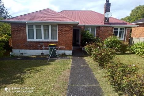 Photo of property in 52 Hutchinson Avenue, New Lynn, Auckland, 0600