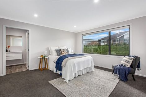 Photo of property in 18a Omaka Place, Aotea, Porirua, 5024