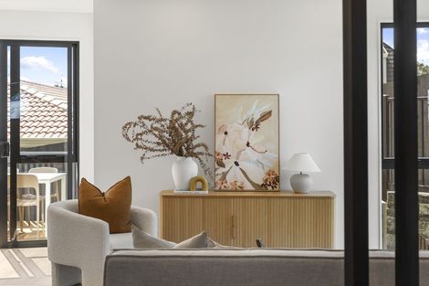 Photo of property in 14 Altair Place, Windsor Park, Auckland, 0632