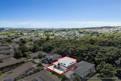 Photo of property in 114b Everglade Drive, Totara Heights, Auckland, 2105