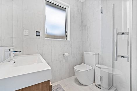 Photo of property in 1 Aporo Drive, Kumeu, 0810