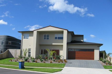 Photo of property in 15 Matau Rise, Te Atatu Peninsula, Auckland, 0610