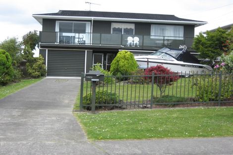 Photo of property in 1423 Whangaparaoa Road, Army Bay, Whangaparaoa, 0930