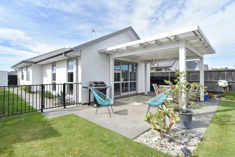 Photo of property in 32 Helmore Street, Rangiora, 7400