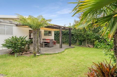 Photo of property in 104 Beverley Terrace, Whangamata, 3620