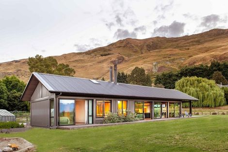 Photo of property in 58 Oak Lane, Wanaka, 9305
