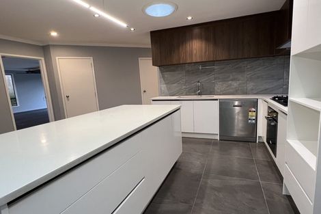 Photo of property in 60 Spencer Road, Pinehill, Auckland, 0632