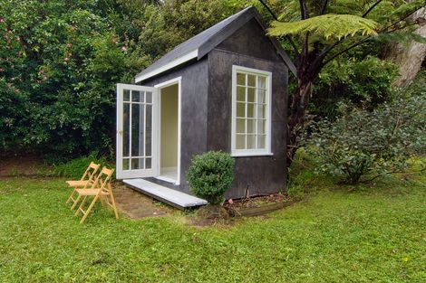 Photo of property in 199 Scenic Drive, Titirangi, Auckland, 0604