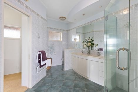 Photo of property in 30 Sanctuary Point, Sunnyhills, Auckland, 2010