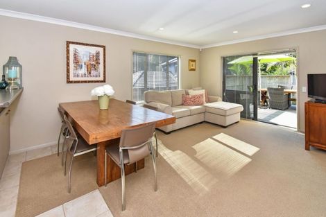 Photo of property in 150 Charles Prevost Drive, The Gardens, Auckland, 2105