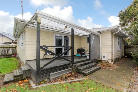 Photo of property in 126 Omata Road, Marfell, New Plymouth, 4310