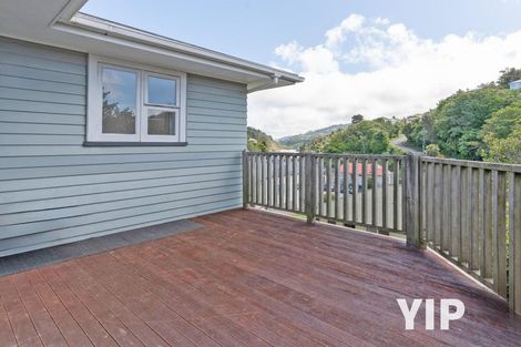 Photo of property in 114 Newlands Road, Newlands, Wellington, 6037