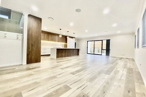 Photo of property in 5 Cloonlyon Drive, Flat Bush, Auckland, 2019