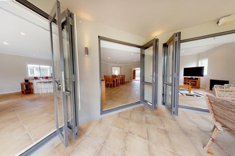 Photo of property in 22 Glamis Avenue, Manly, Whangaparaoa, 0930