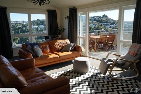 Photo of property in 15 Dunmail Way, Newlands, Wellington, 6037