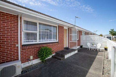Photo of property in 2/28 Aikmans Road, Merivale, Christchurch, 8014