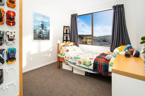 Photo of property in 60 Dominica Crescent, Grenada Village, Wellington, 6037