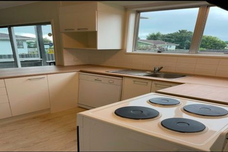 Photo of property in 20 Ewbank Place, Manurewa, Auckland, 2102