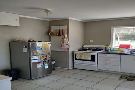 Photo of property in 1/83 Mcleod Road, Te Atatu South, Auckland, 0610