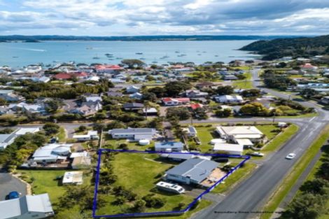 Photo of property in 1 Long Beach Road, Russell, 0202