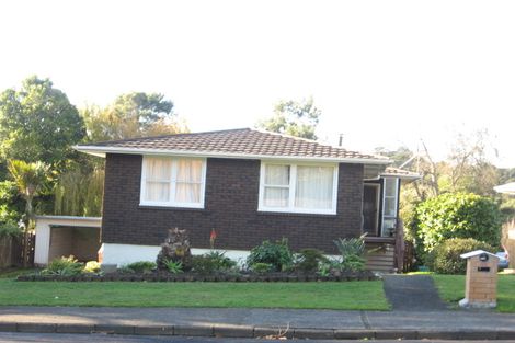 Photo of property in 16 Lawrence Crescent, Hillpark, Auckland, 2102