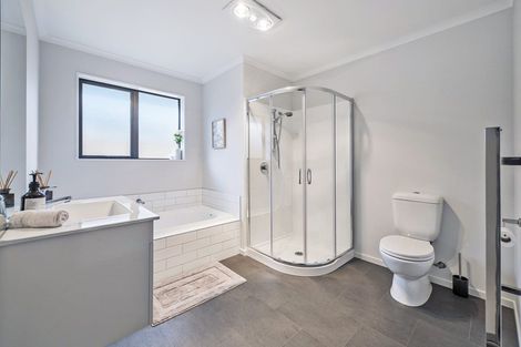 Photo of property in 8 Northmoor Boulevard, Rolleston, 7615